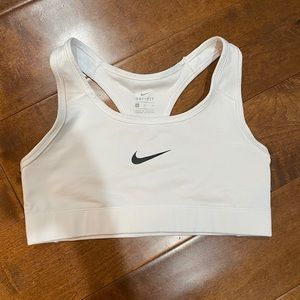 Nike Swoosh Sports Bra